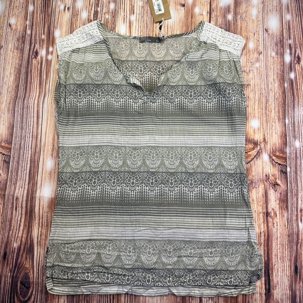 NWT prAna Women's Illiana Top Size Small
Light Jade